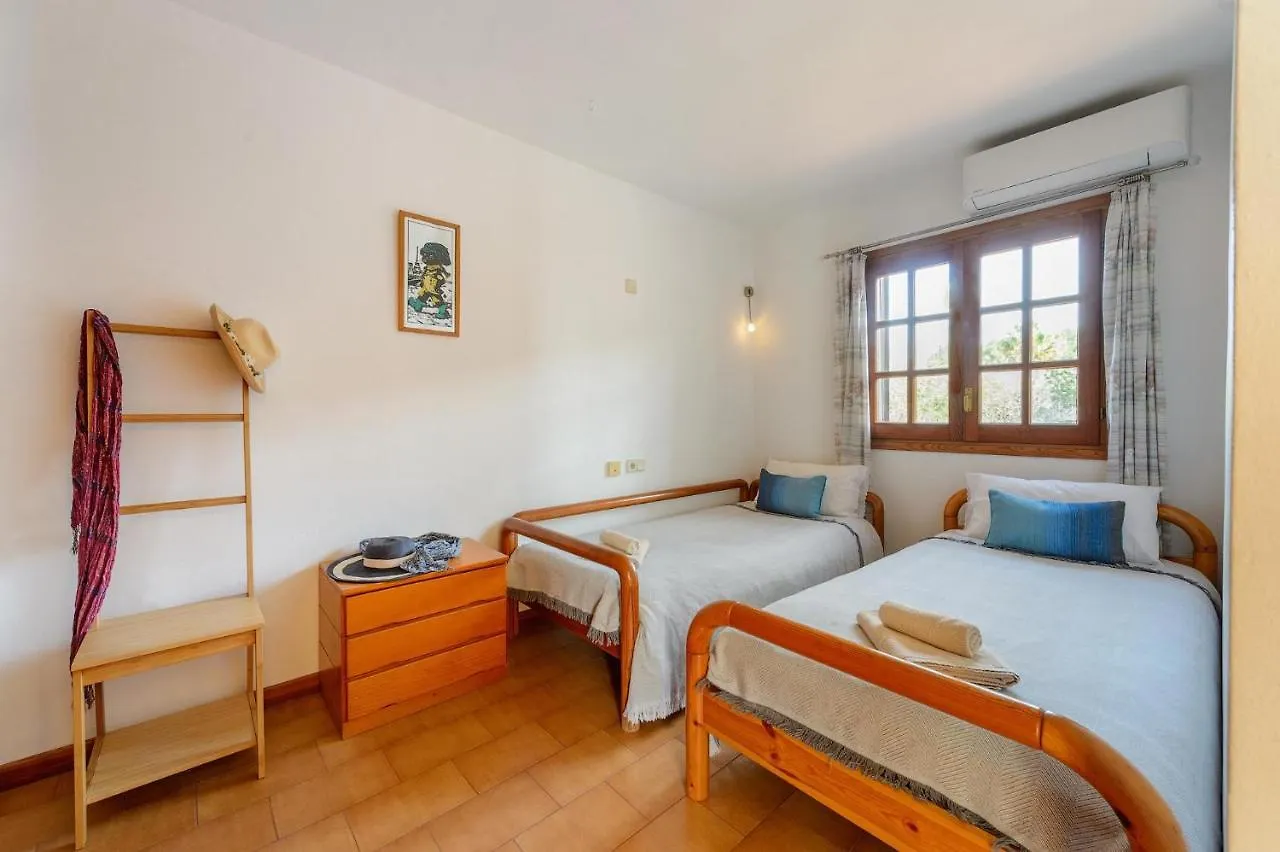 Cas Bayarol Vila Santa Eulária des Riu 0*,  Espanha